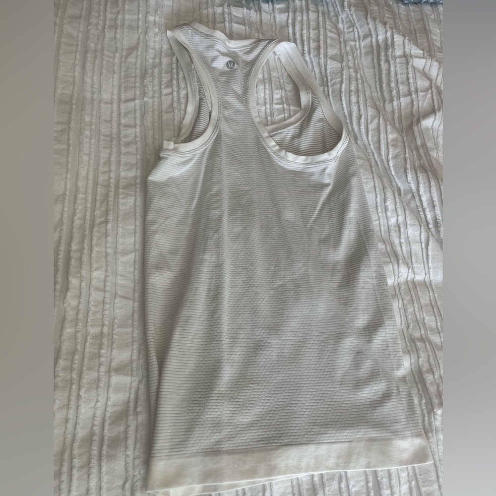 lululemon white swiftly tech racer back tank top - size 2 perfect condition